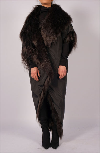 Sleeveless Round Coat with Faux Fur by David's Road